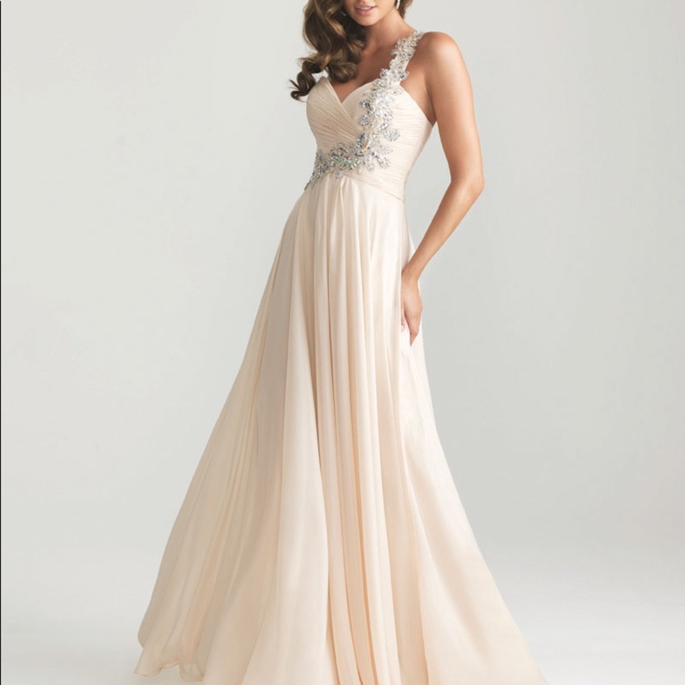 Night Moves Formal Gown/Dress